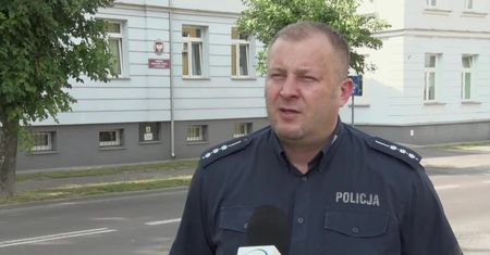 Kierowca i pasażer uciekli z miejsca wypadku, koleżankę zostawili w aucie. Sprawę bada policja w Parczewie