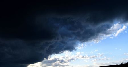 IMGW: burze w pięciu województwach