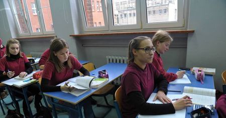 Do czwartku kuratoria oświaty ogłoszą listę szkół średnich, w których są wolne miejsca