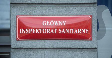 Od soboty ponad 3,7 tys. wizyt i kontroli dot. obostrzeń, w tym ok. 2,2, tys. w strefach żółtej i czerwonej