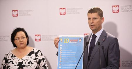 Obecna sytuacja epidemiczna pozwala na przywrócenie standardowych zajęć w większości szkół
