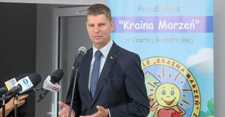 Piontkowski: mam nadzieję, że zajęcia stacjonarne będą kontynuowane przez cały rok szkolny