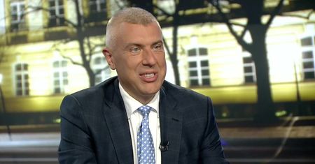 Czarnecki i Giertych mijają się z prawdą w wypowiedziach o Idea Banku