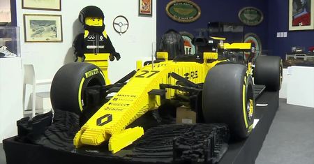 Wyjątkowy bolid Renault, zbudowany z klocków Lego, sprzedany na aukcji. Cała kwota zasili UNICEF
