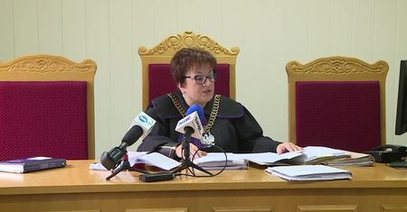 Rok więzienia w zawieszeniu dla 19-latka, który potrącił pieszych podczas nielegalnego driftu