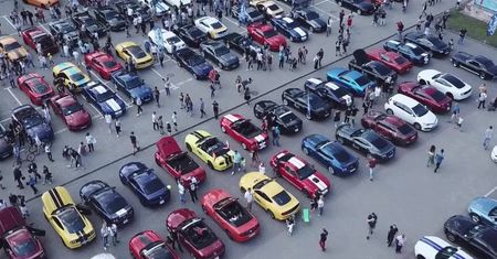 Legendarny model uosabiający wolność i niezależność. W Warszawie odbył się 10. ogólnopolski zlot właścicieli Mustangów
