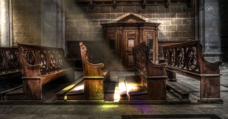 Odzyskiwanie wiernych: Dlaczego Polacy odchodzą od kościoła?