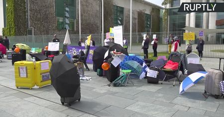 Protest agentów turystycznych w Berlinie. Domagają się 500 mln euro pomocy rządowej