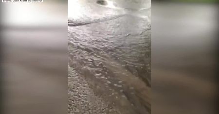 Wiele dróg w stanie Oklahoma znalazło się pod wodą po wystąpieniu serii burz, którym towarzyszył silny wiatr i ulewny deszcz