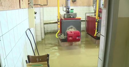 Woda wdarła się do szkoły w Jerzmanowicach