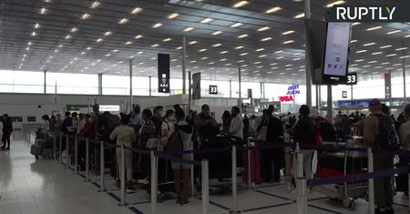 Lotnisko Orly w Paryżu otwarte po trzymiesięcznej przerwie