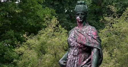 Pomnik Otto von Bismarcka w Berlinie zdewastowany