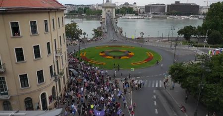 Wielotysięczna demonstracja w obronie wolności mediów na Węgrzech