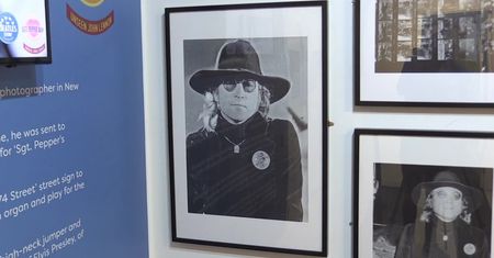 Dziś skończyłby 80 lat. Nigdy niewidziana kolekcja zdjęć Johna Lennona dostała wystawę w Liverpoolu