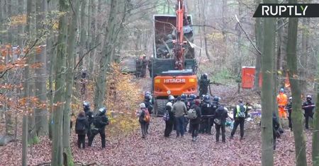 Aktywiści protestują przeciwko budowie autostrady w Niemczech