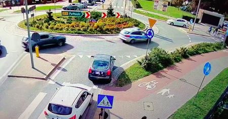 POLICJANCI Z GRUPY SPEED ESKORTOWALI KOBIETĘ UŻĄDLONĄ PRZEZ SZERSZENIE