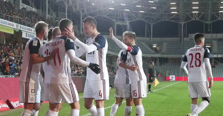 Grad goli w Kielcach. Wisła Kraków rozbiła Koronę 6:2