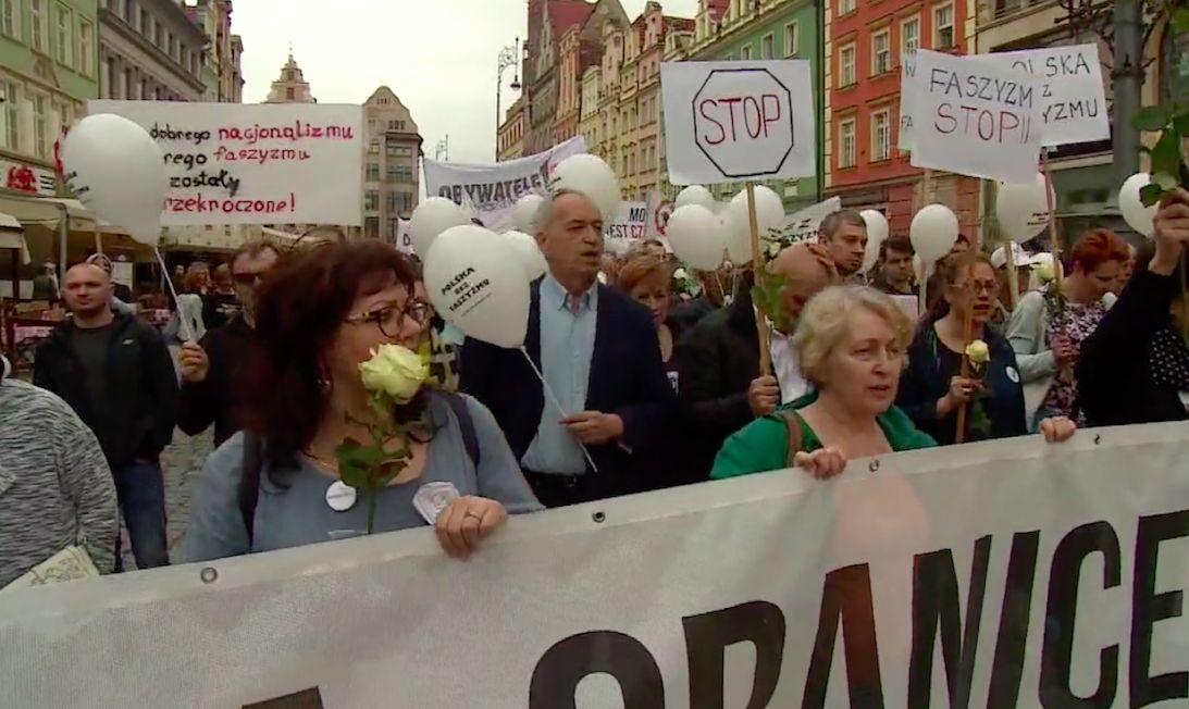 Ulicami Wrocławia przeszedł marsz przeciwko faszyzmowi.