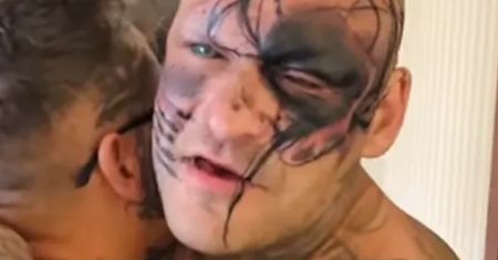 Popek został wykorzystany przez tatuażystę? Jest komentarz rapera