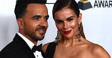 Grammy 2018 dopiero przed nami, a żona Luisa Fonsi już zdetronizowała gwiazdy swoją kreacją! Nie pozostawiła wiele dla wyobraźni!