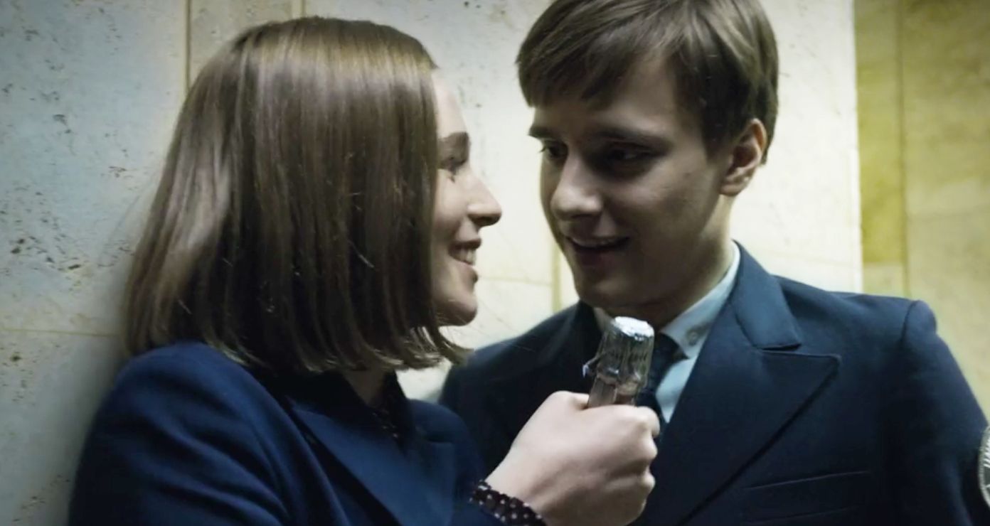 Mówi się, że fabuła "1983" uderza w rząd Prawa i Sprawiedliwości.