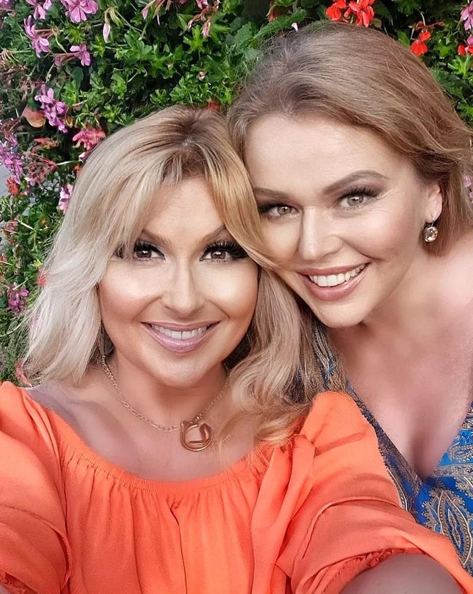 Katarzyna Skrzynecka i Magdalena Wójcik