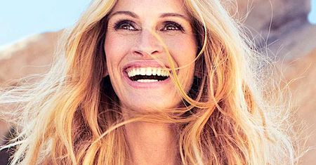 Niewydepilowana Julia Roberts na czerwonym dywanie. Tak się przechodzi do historii!