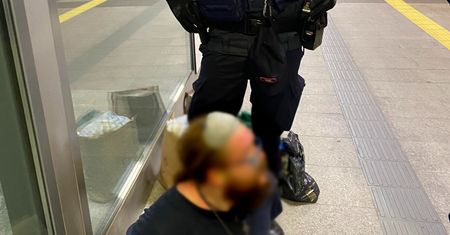 Interwencja Straży Ochrony Kolei zakończona aresztowaniem agresywnego pasażera