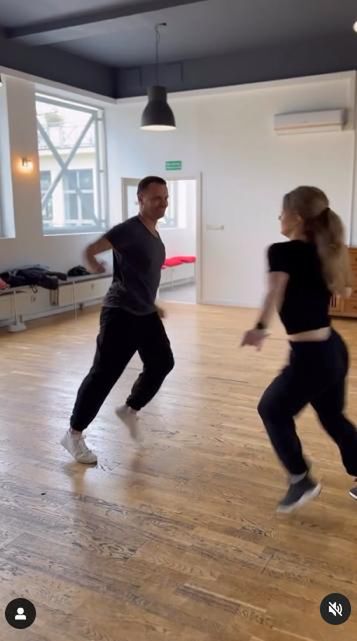 Marcin Hakiel i Anna tańczą w latynoskim stylu