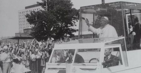 40 lat temu Jan Paweł II pierwszy raz odwiedził Poznań jako papież. Zobacz unikatowe zdjęcia
