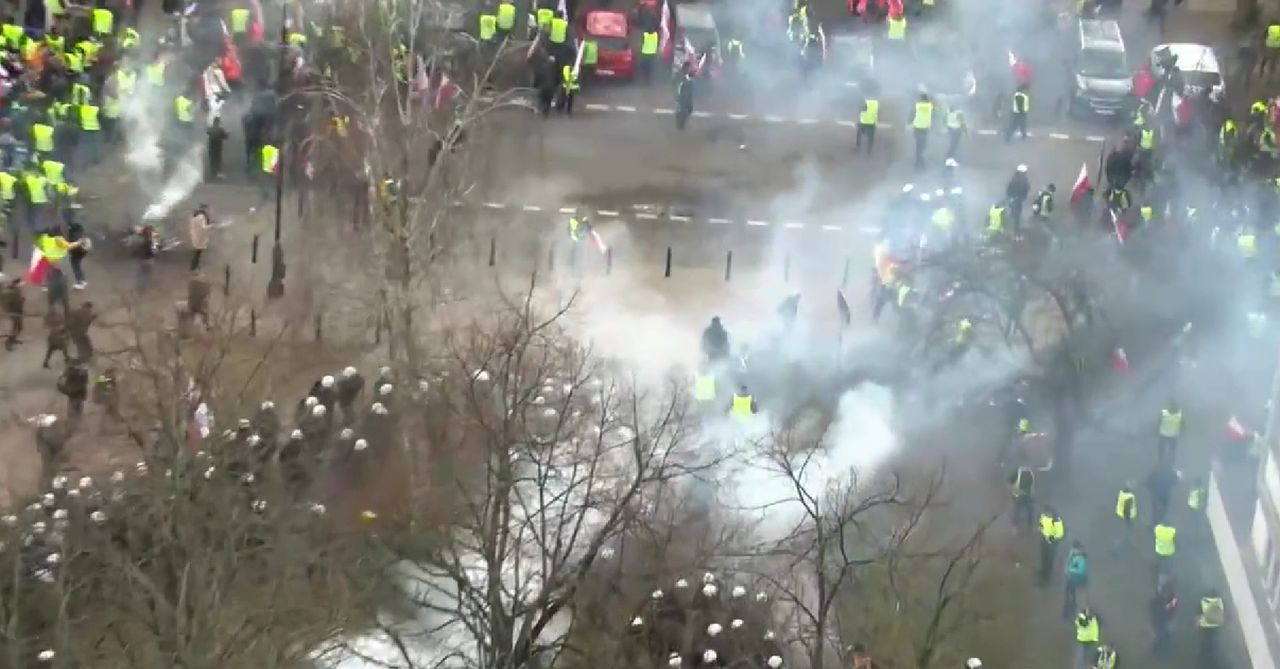 Starcia rolników z policją przed Sejmem. Kilkunastu zatrzymanych