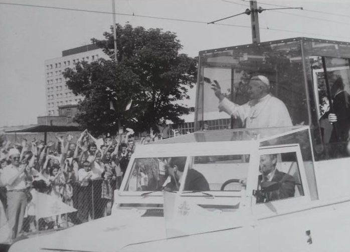 40 lat temu Jan Paweł II pierwszy raz odwiedził Poznań jako papież. Zobacz unikatowe zdjęcia