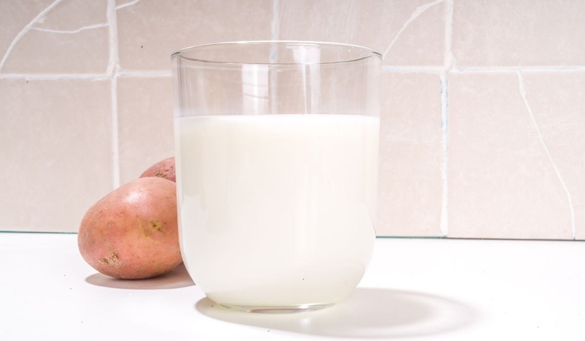 Mleko ziemniaczane nie jest tak popularne jak inne mleka roślinne - Pyszności; foto: Canva