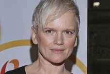 Figura chce się rozbierać!