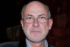 Wyrzucili Machalicę z samolotu!