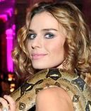 Skandal! Urbańska z żywym wężem!