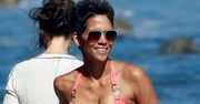 45-letnia Berry zachwyca na plaży!
