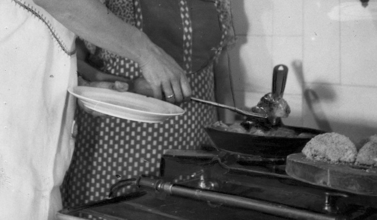 Ozorki w sosie były sztandarowym daniem kuchni PRL - Pyszności; Fot. NAC