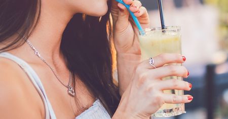 Lemoniada nawadnia i jest pyszna. Jednak niektórym może poważnie zaszkodzić