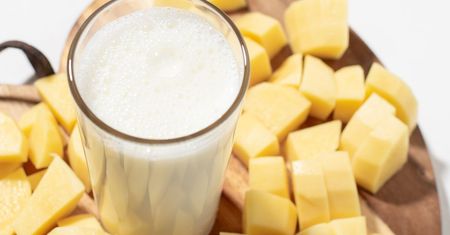 Weź ziemniaki i zrób odchudzające mleko. Szybko poczujesz się lekka jak piórko