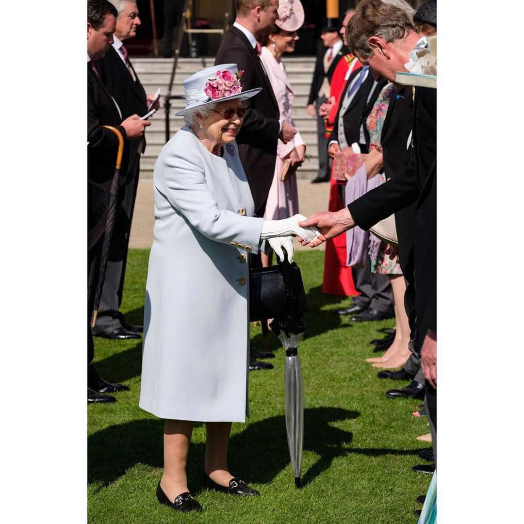 Królowa Elżbieta II - garden party w pałacu  Buckingham