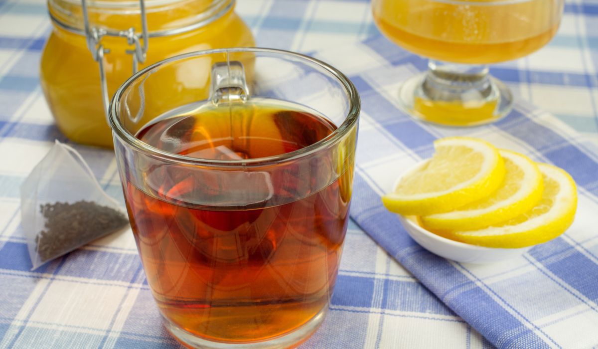 herbata z cytryną - Pyszności; foto: Canva