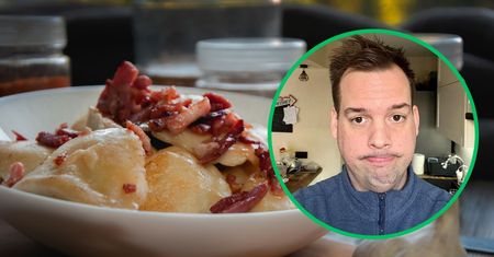 Wcale nie faszerowane jajka. Jakub Kuroń serwuje pierogi na Wielkanoc i są one przepyszne!