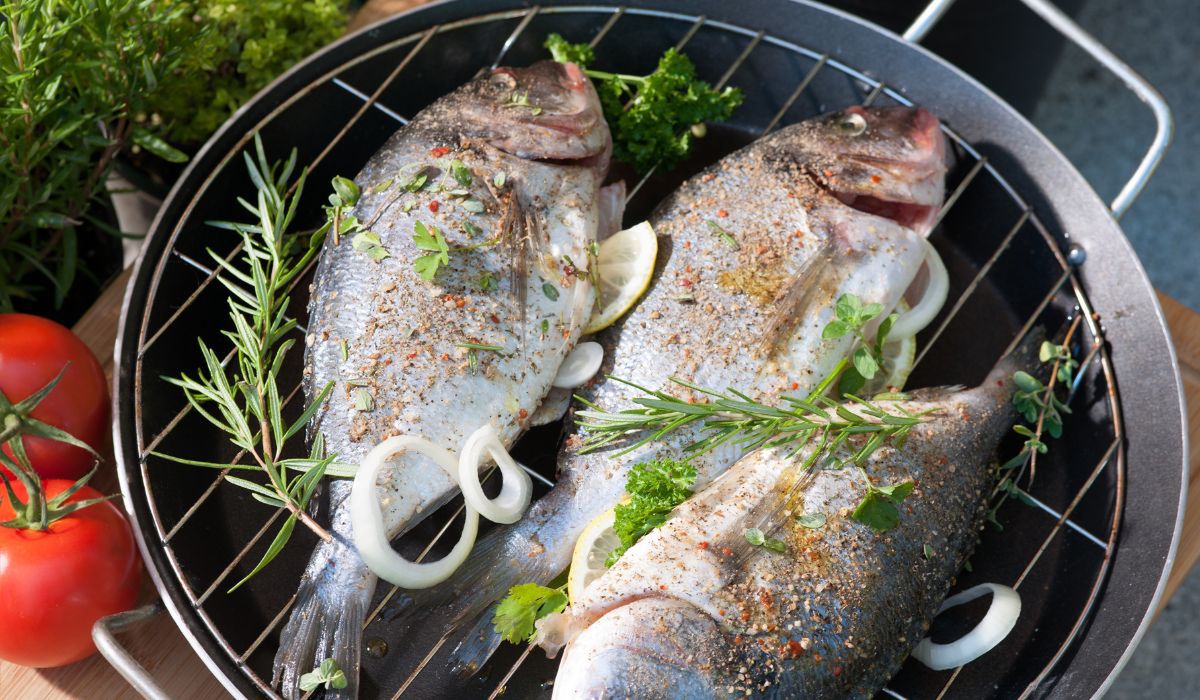 Ryby z grilla to doskonała odmiana - Pyszności; foto: Canva