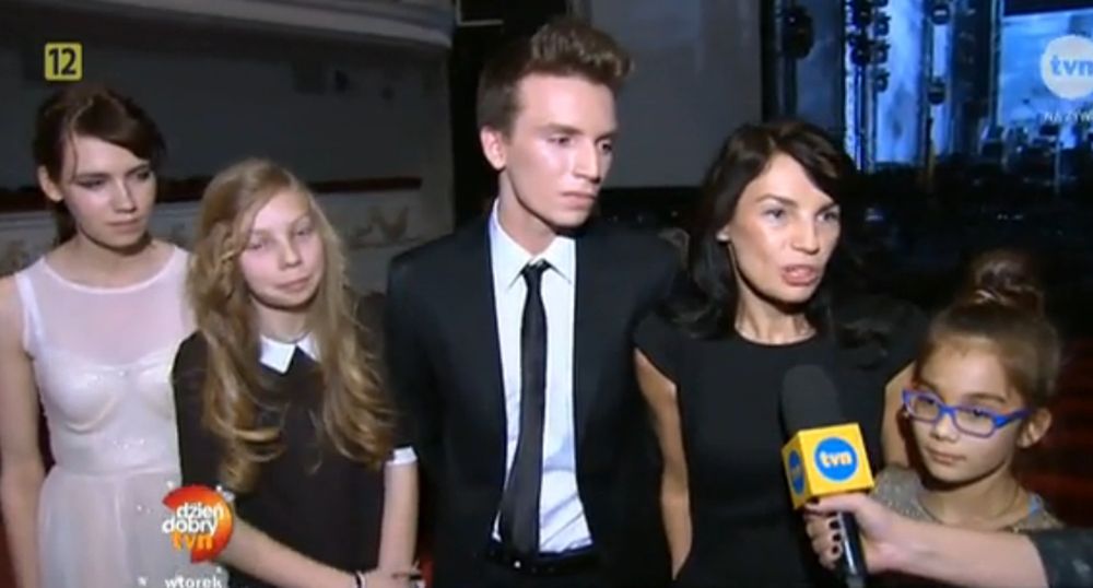 Józefina Ciechowska, Brunon Ciechowski i Anna Skrobiszewska

Fotografia: screen z TVN