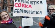 Kobiety odsuwają się od feminizmu?