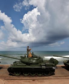 Czołgi na promenadzie