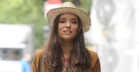 Ciężarna Anna Czartoryska pod studiem "Dzień Dobry Wakacje". Ukrywa brzuszek pod luźną sukienką [PAPARAZZI]