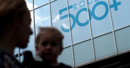 Obietnice PiS zadziałały na wyborców. Polacy chcą 500+ na pierwsze dziecko