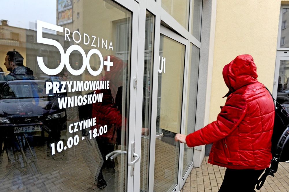 Kontrowersje wokół zasad przyznawania 500+. Rodzice nadal znajdują sposoby na obejście prawa